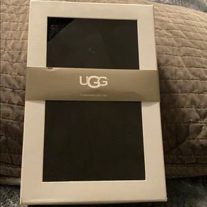 UGG Cashmere Gift Set